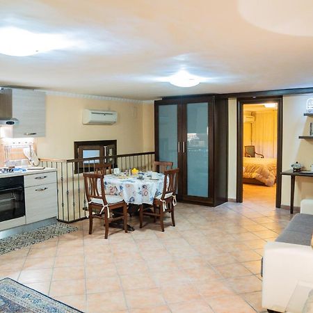 Domus Ugo Apartment Napoli Ngoại thất bức ảnh