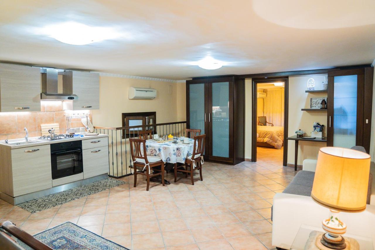 Domus Ugo Apartment Napoli Ngoại thất bức ảnh