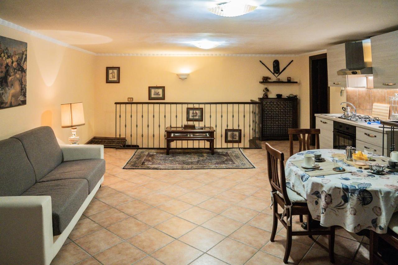 Domus Ugo Apartment Napoli Ngoại thất bức ảnh