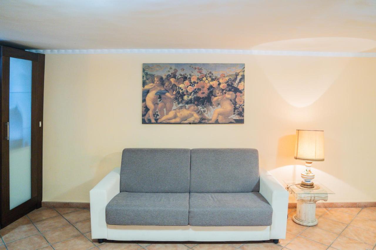 Domus Ugo Apartment Napoli Ngoại thất bức ảnh