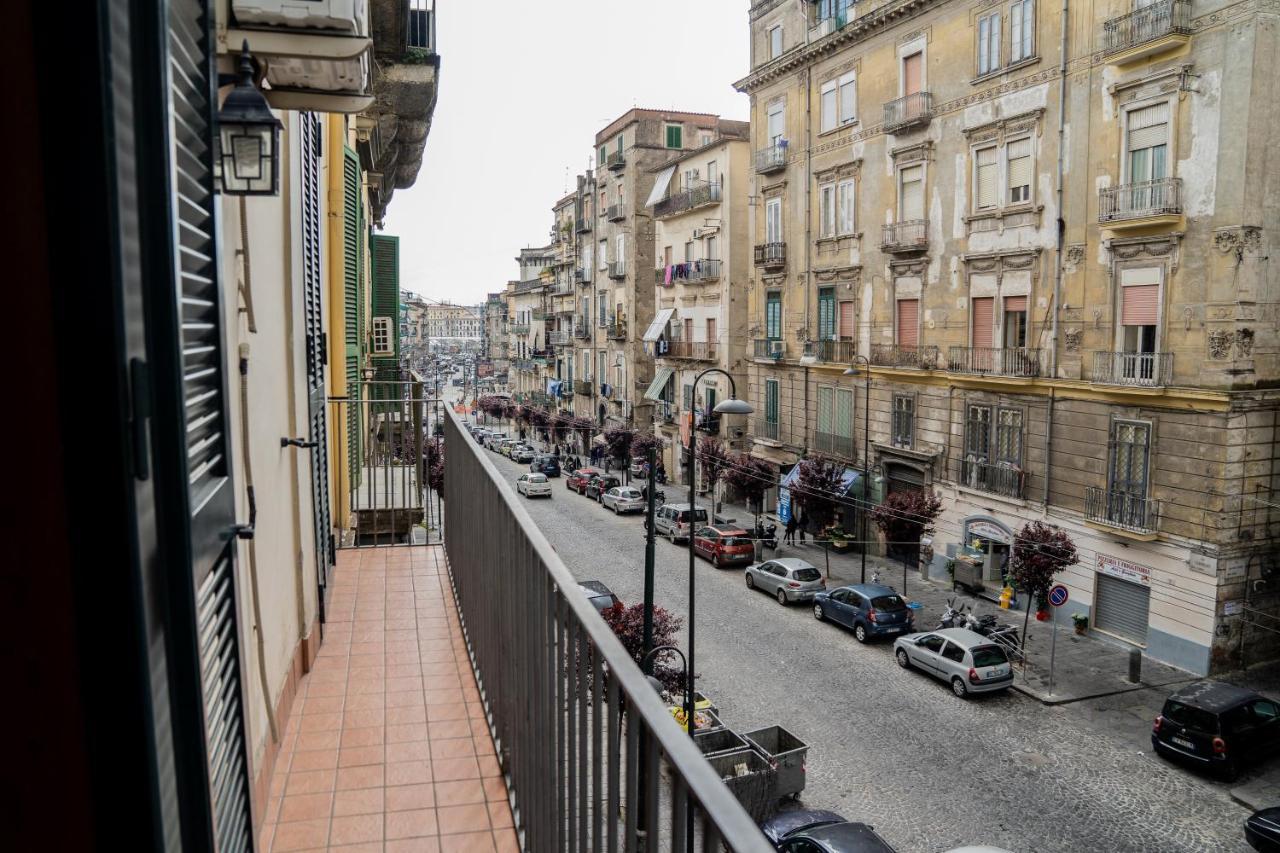 Domus Ugo Apartment Napoli Ngoại thất bức ảnh