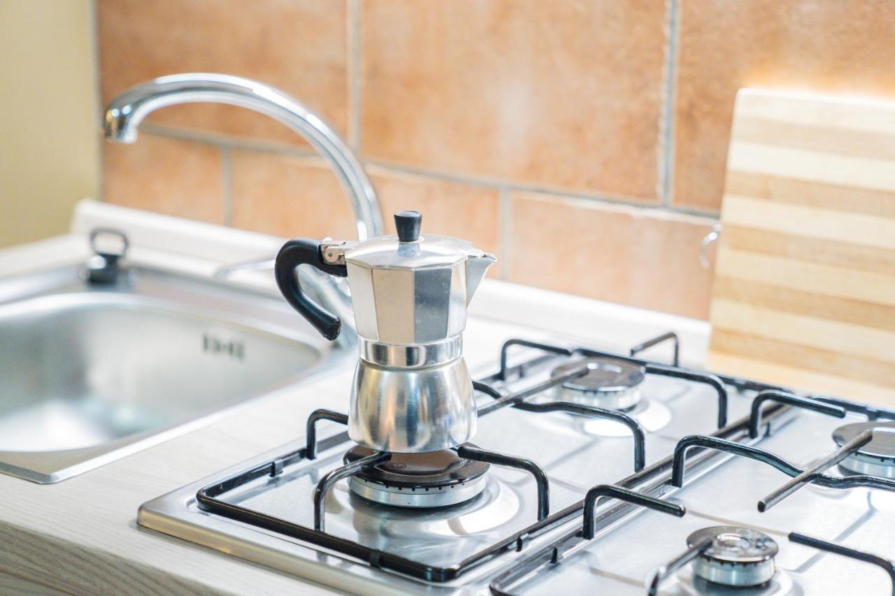 Domus Ugo Apartment Napoli Ngoại thất bức ảnh