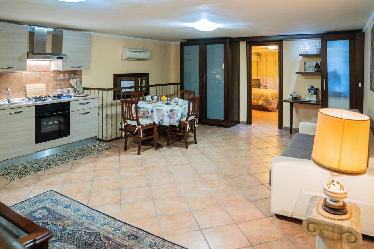 Domus Ugo Apartment Napoli Ngoại thất bức ảnh