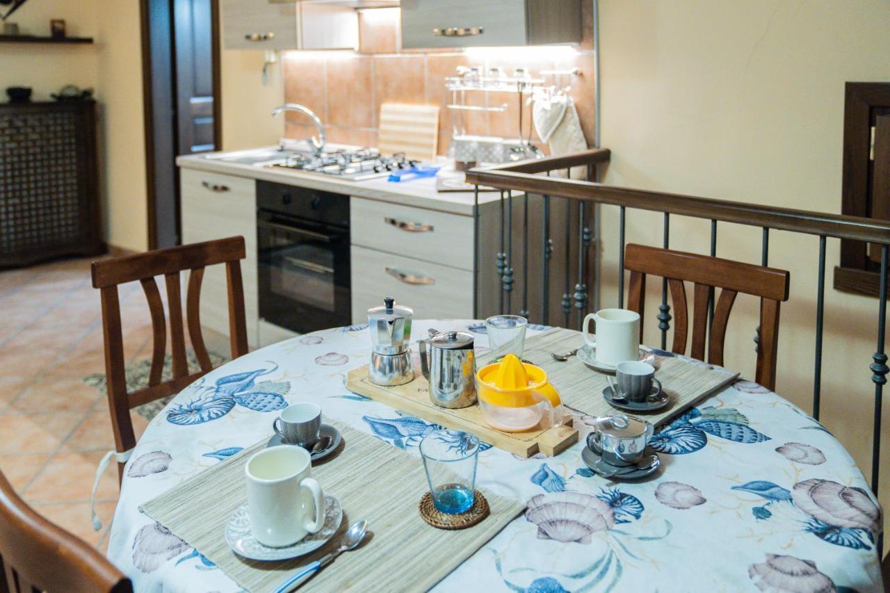 Domus Ugo Apartment Napoli Ngoại thất bức ảnh