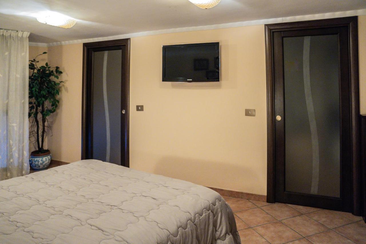 Domus Ugo Apartment Napoli Ngoại thất bức ảnh