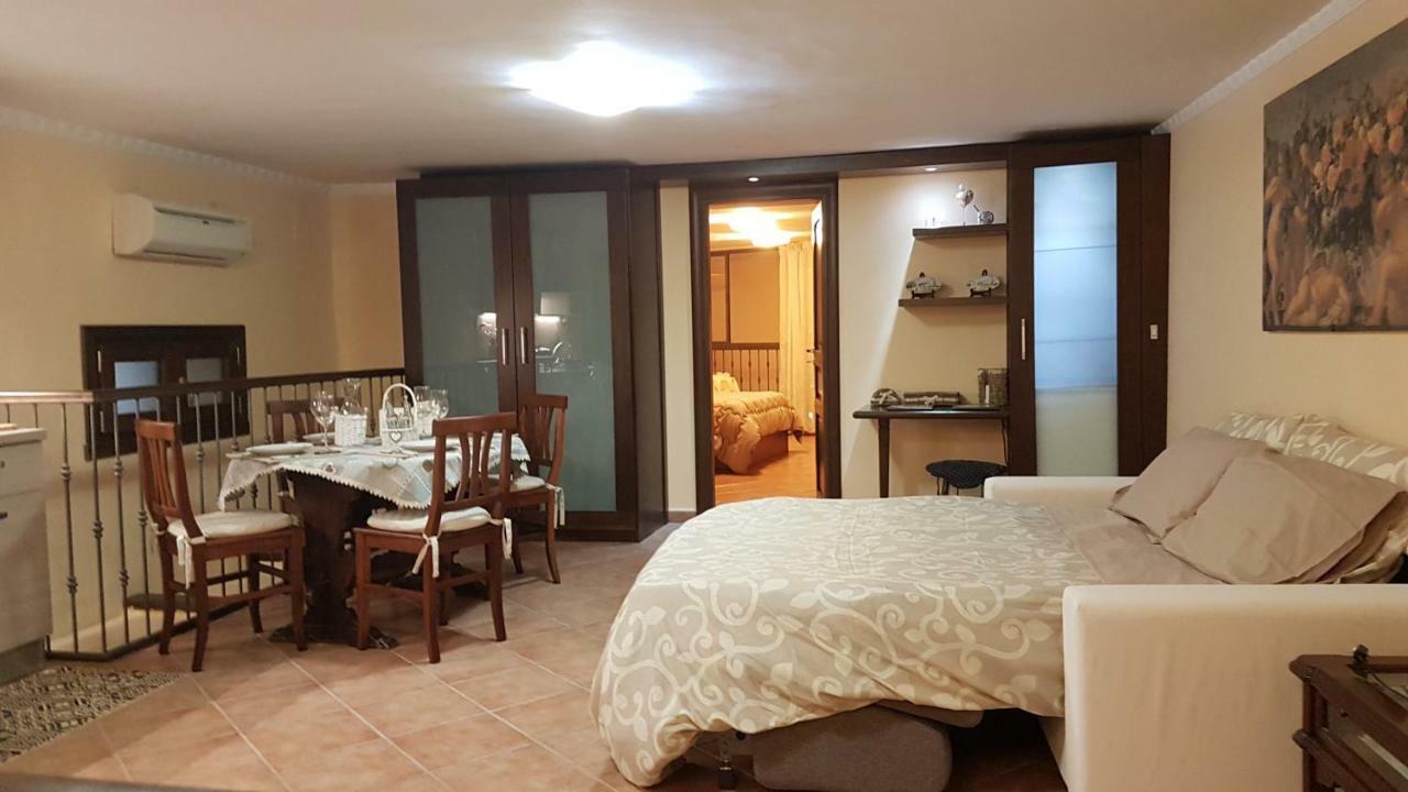 Domus Ugo Apartment Napoli Ngoại thất bức ảnh
